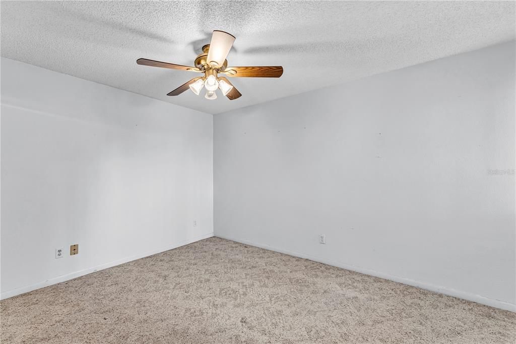 For Sale: $155,000 (2 beds, 2 baths, 1078 Square Feet)