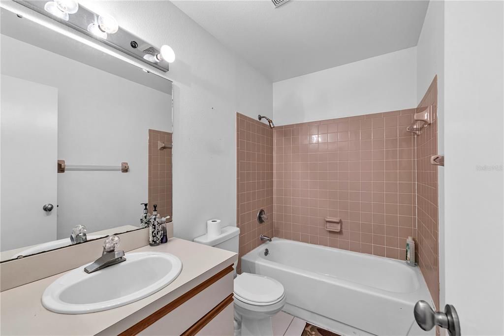 For Sale: $155,000 (2 beds, 2 baths, 1078 Square Feet)