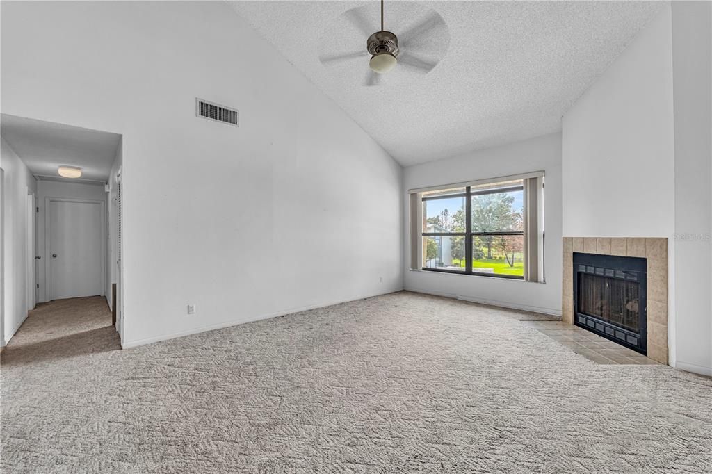 For Sale: $155,000 (2 beds, 2 baths, 1078 Square Feet)
