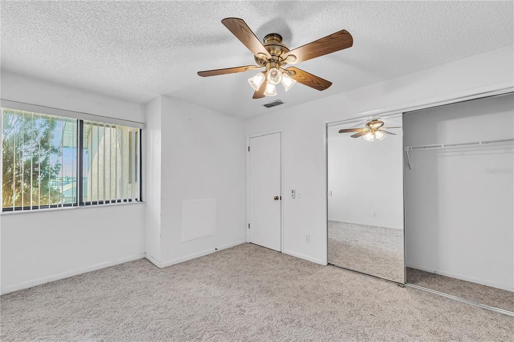 For Sale: $155,000 (2 beds, 2 baths, 1078 Square Feet)