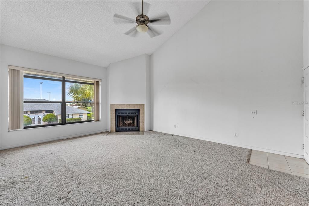 For Sale: $155,000 (2 beds, 2 baths, 1078 Square Feet)