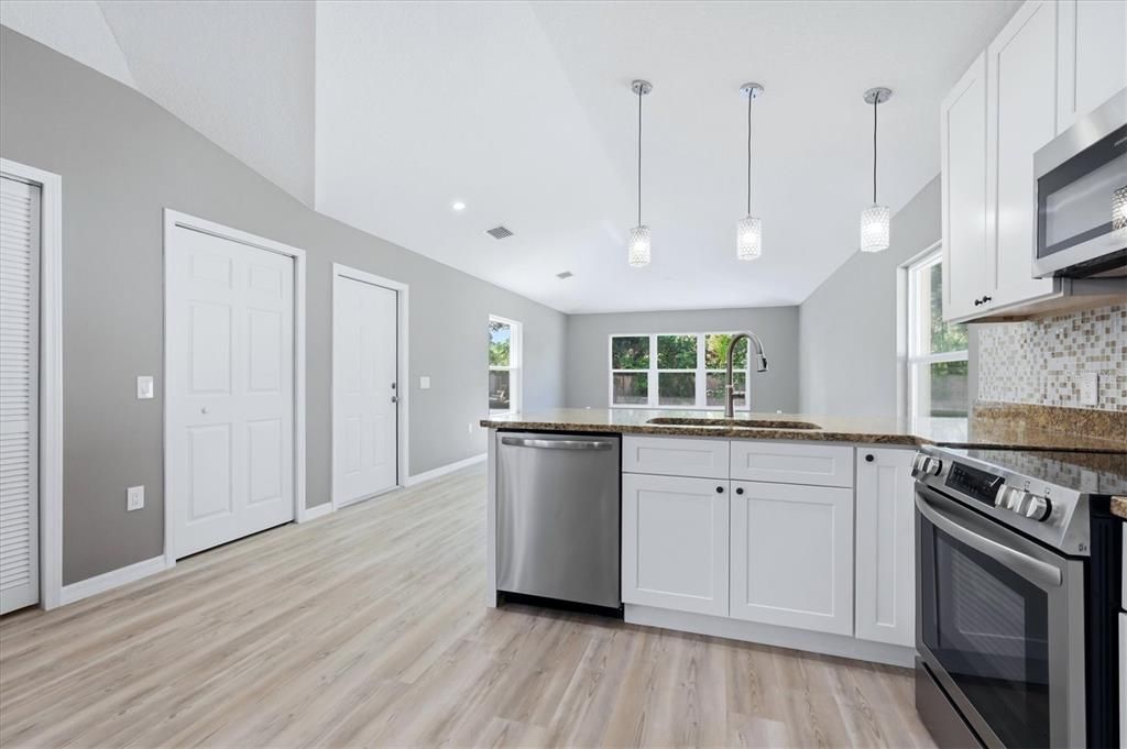 For Rent: $1,850 (2 beds, 2 baths, 1342 Square Feet)