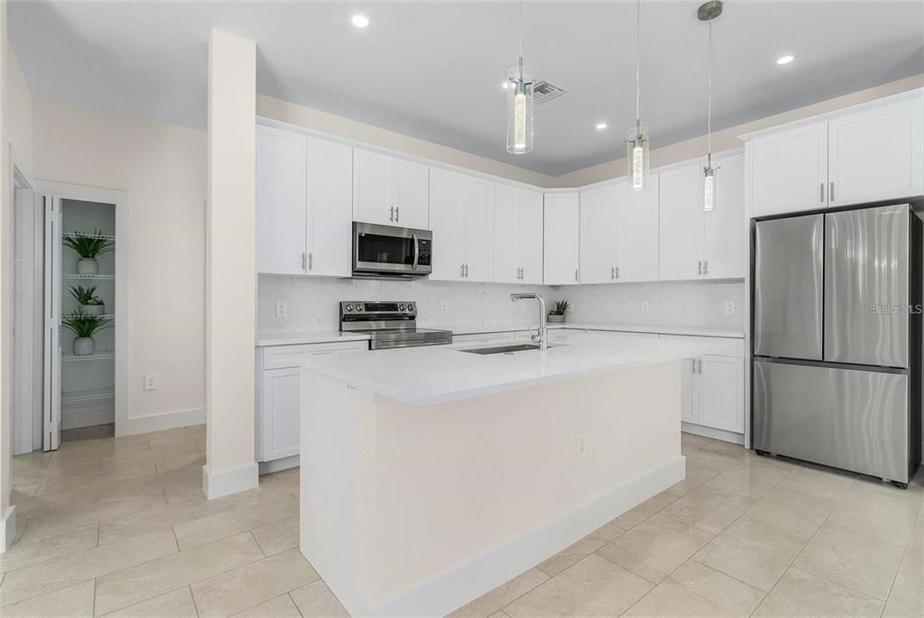 На продажу: $389,900 (3 спален, 2 ванн, 1767 Квадратных фут)