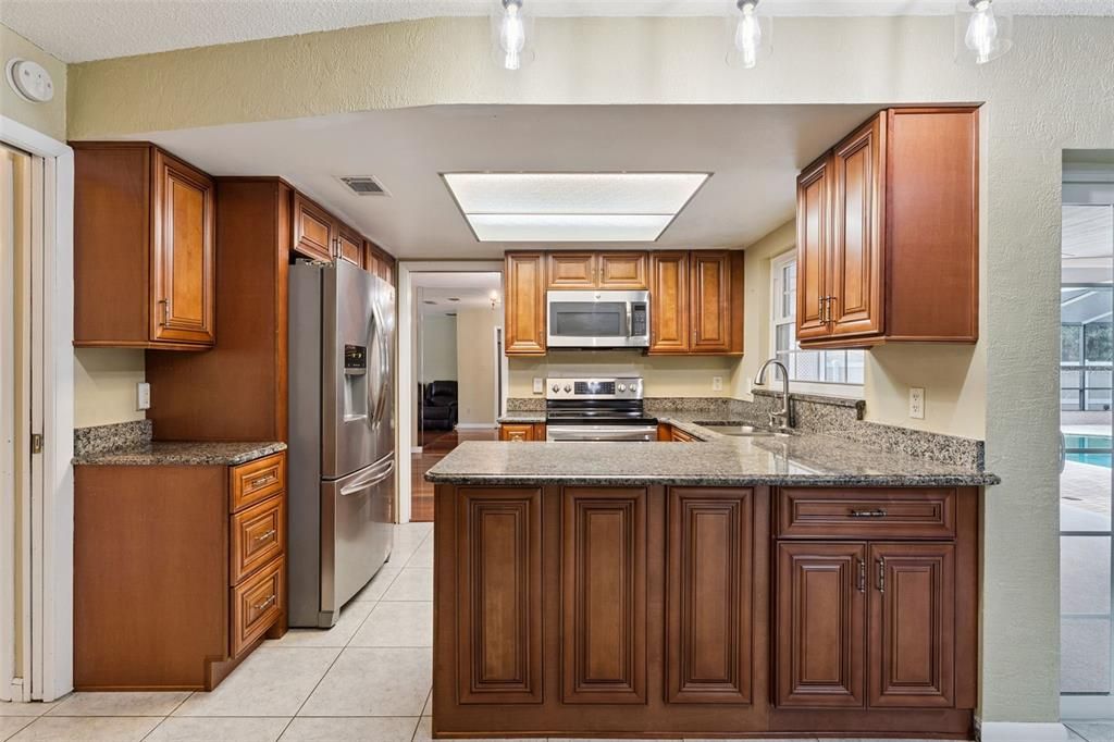 En Venta: $430,000 (4 camas, 2 baños, 1785 Pies cuadrados)