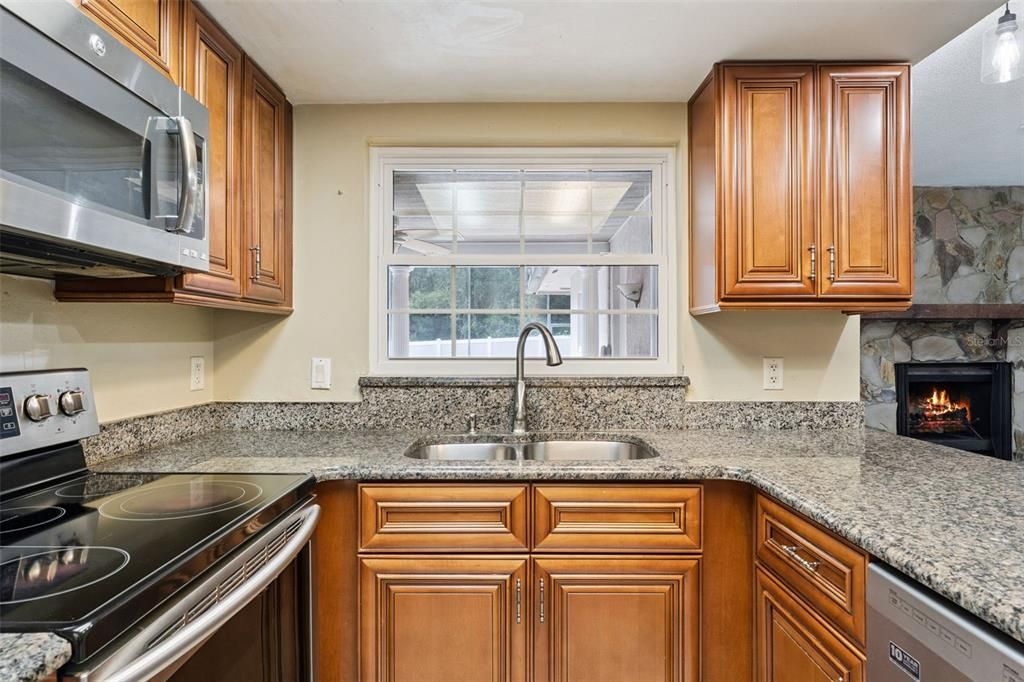 En Venta: $430,000 (4 camas, 2 baños, 1785 Pies cuadrados)
