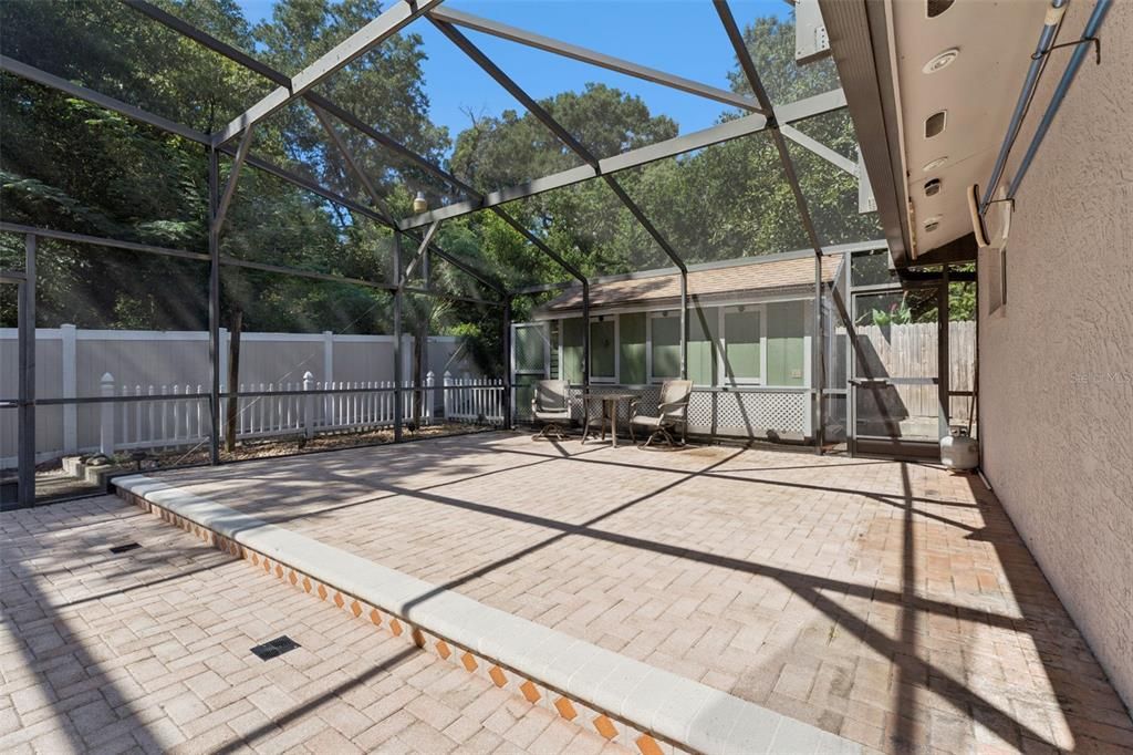 En Venta: $430,000 (4 camas, 2 baños, 1785 Pies cuadrados)
