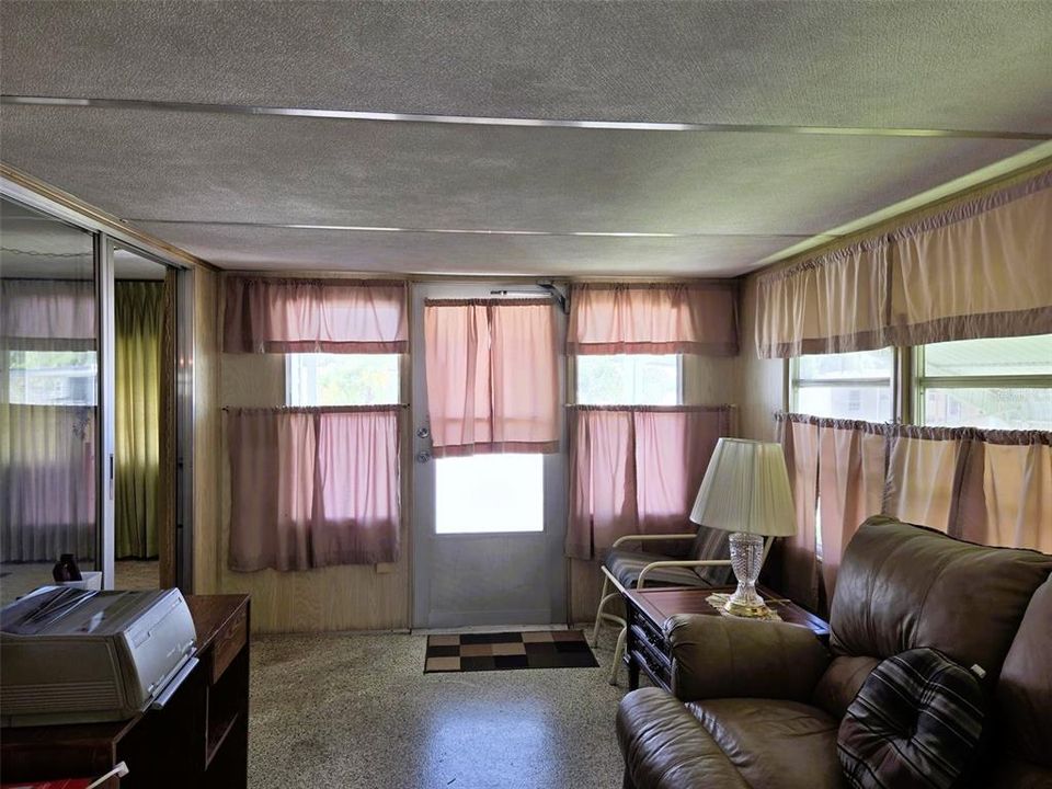 En Venta: $174,900 (2 camas, 2 baños, 1152 Pies cuadrados)