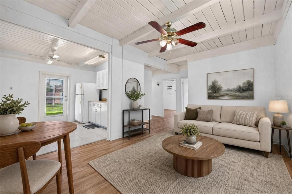 For Sale: $135,000 (2 beds, 1 baths, 928 Square Feet)