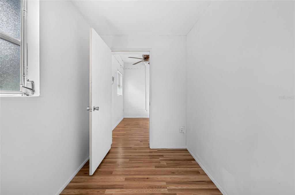 For Sale: $135,000 (2 beds, 1 baths, 928 Square Feet)