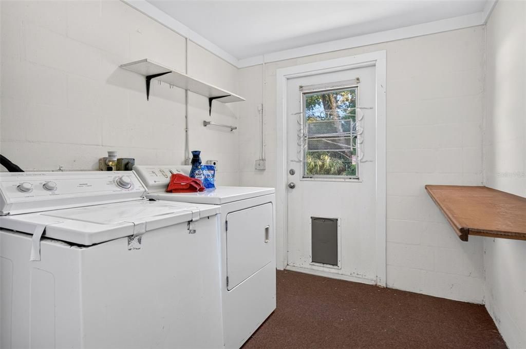 For Sale: $135,000 (2 beds, 1 baths, 928 Square Feet)