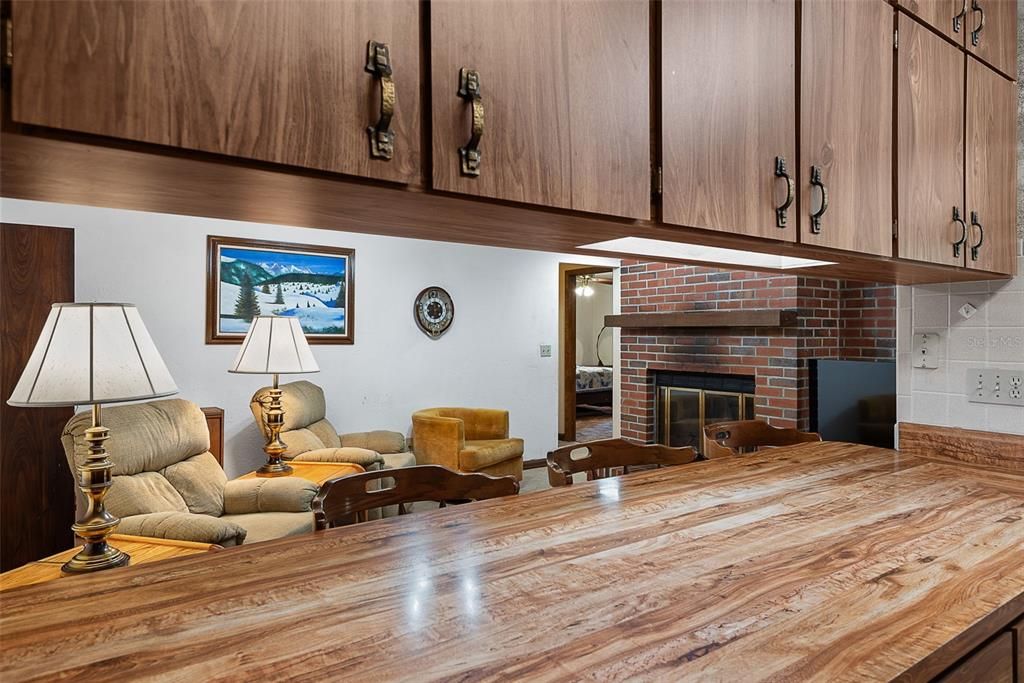 Active With Contract: $315,000 (4 beds, 2 baths, 1784 Square Feet)