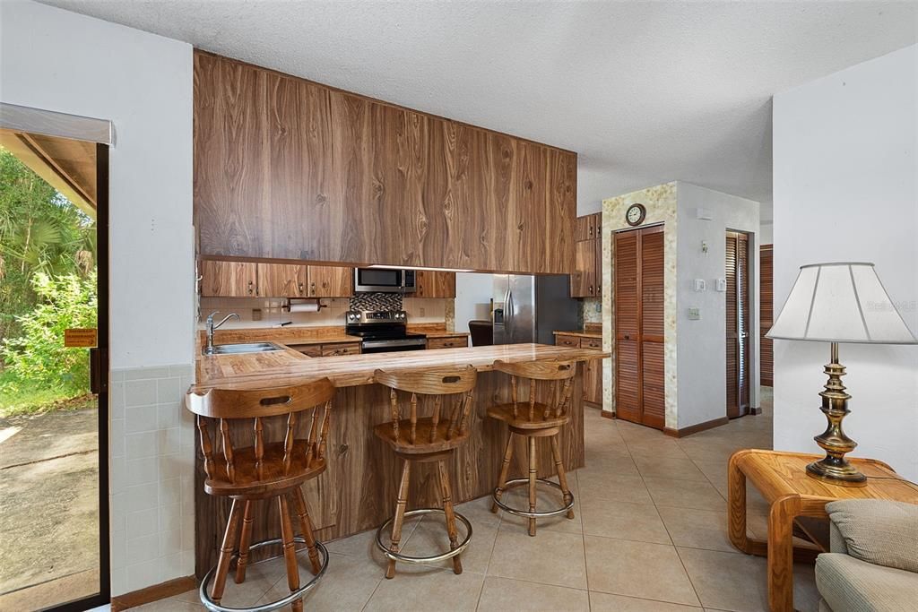 Active With Contract: $315,000 (4 beds, 2 baths, 1784 Square Feet)