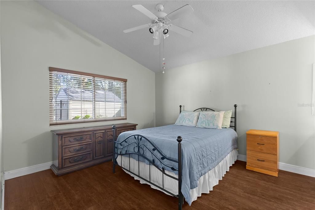 For Sale: $265,000 (2 beds, 2 baths, 1147 Square Feet)