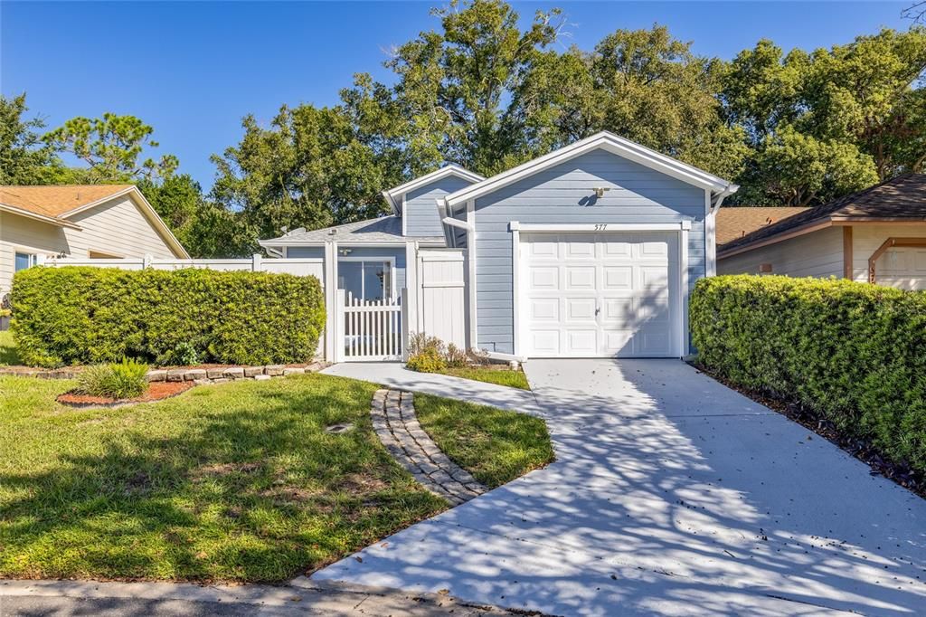 For Sale: $265,000 (2 beds, 2 baths, 1147 Square Feet)