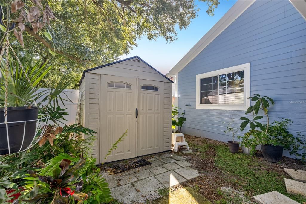 For Sale: $265,000 (2 beds, 2 baths, 1147 Square Feet)