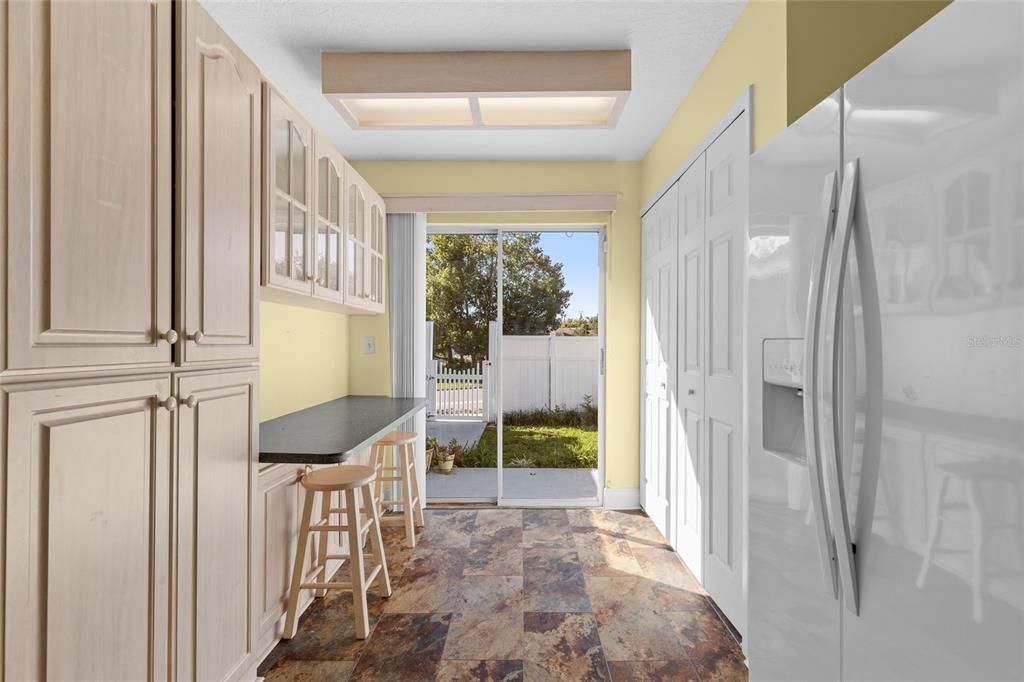 For Sale: $265,000 (2 beds, 2 baths, 1147 Square Feet)