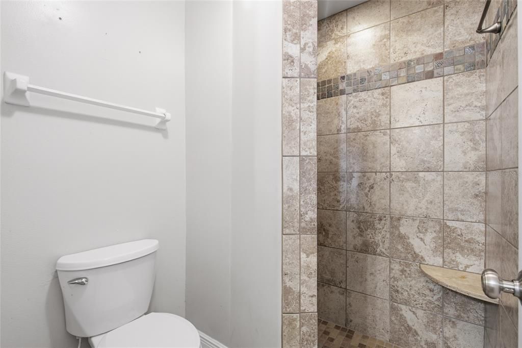 For Sale: $265,000 (2 beds, 2 baths, 1147 Square Feet)