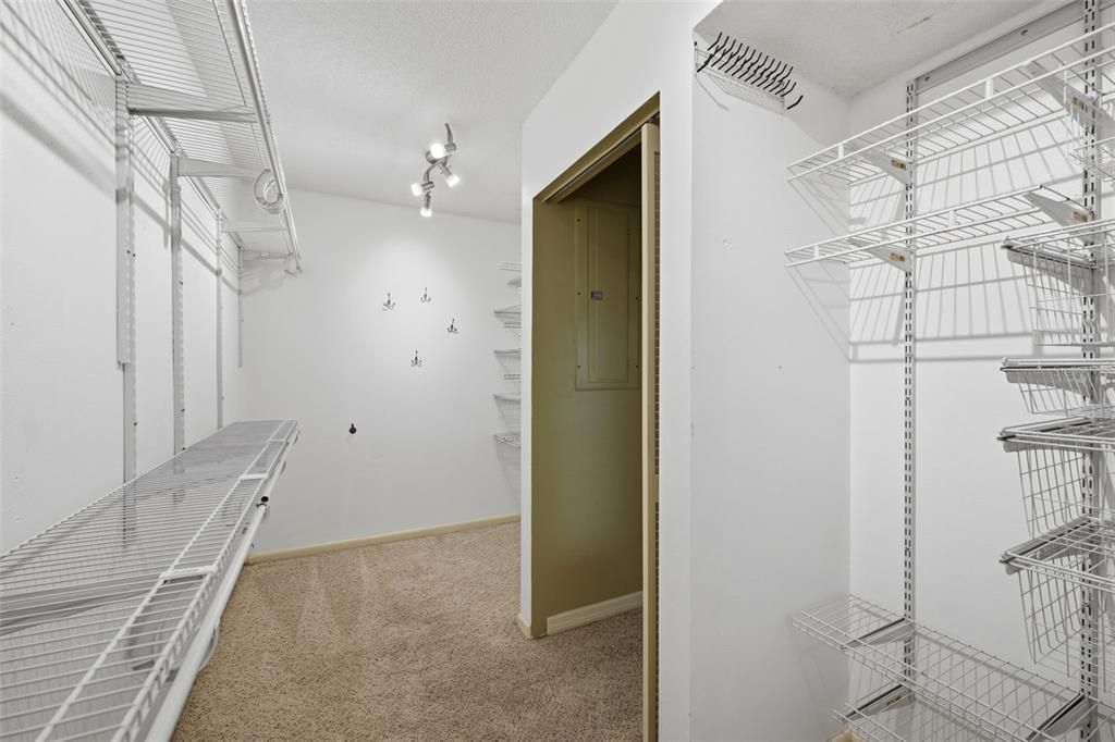 На продажу: $215,000 (2 спален, 2 ванн, 1608 Квадратных фут)