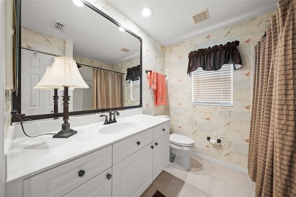 For Sale: $449,900 (2 beds, 2 baths, 1911 Square Feet)