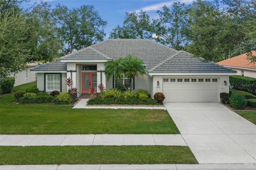 For Sale: $449,900 (2 beds, 2 baths, 1911 Square Feet)