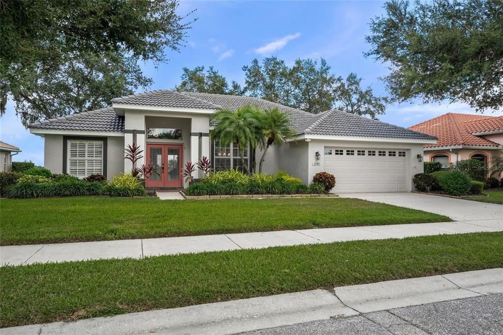 For Sale: $449,900 (2 beds, 2 baths, 1911 Square Feet)