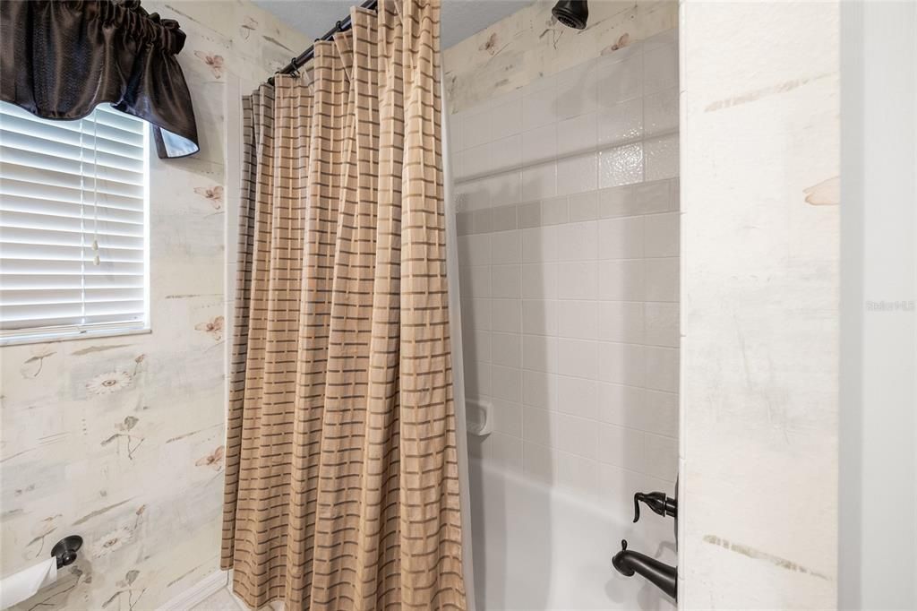 For Sale: $449,900 (2 beds, 2 baths, 1911 Square Feet)