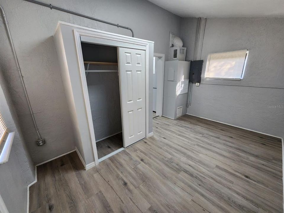 For Rent: $1,095 (0 beds, 1 baths, 550 Square Feet)