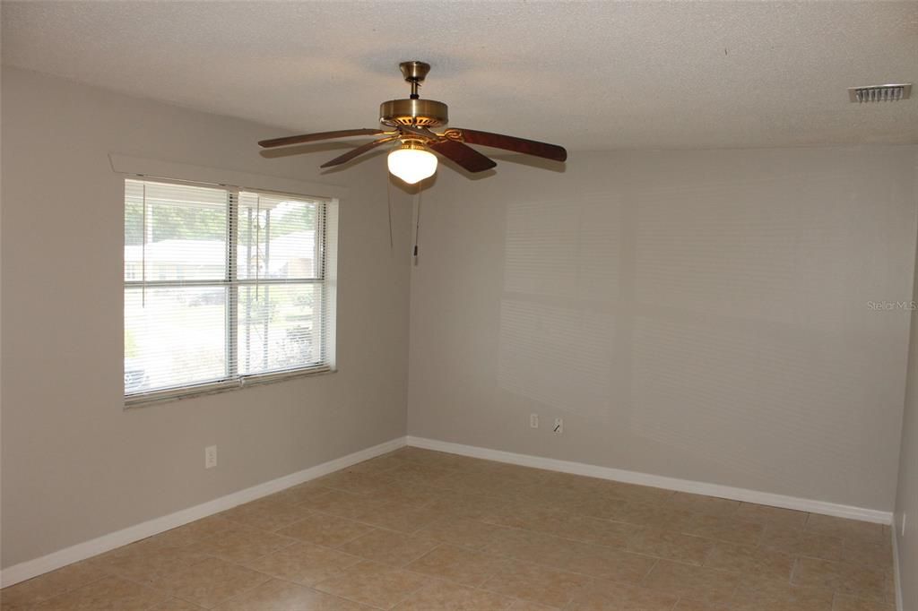 For Rent: $1,649 (3 beds, 1 baths, 1025 Square Feet)