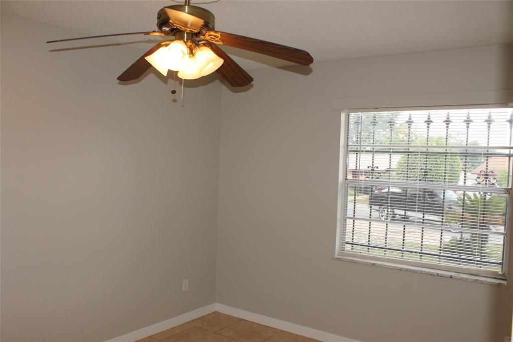For Rent: $1,649 (3 beds, 1 baths, 1025 Square Feet)