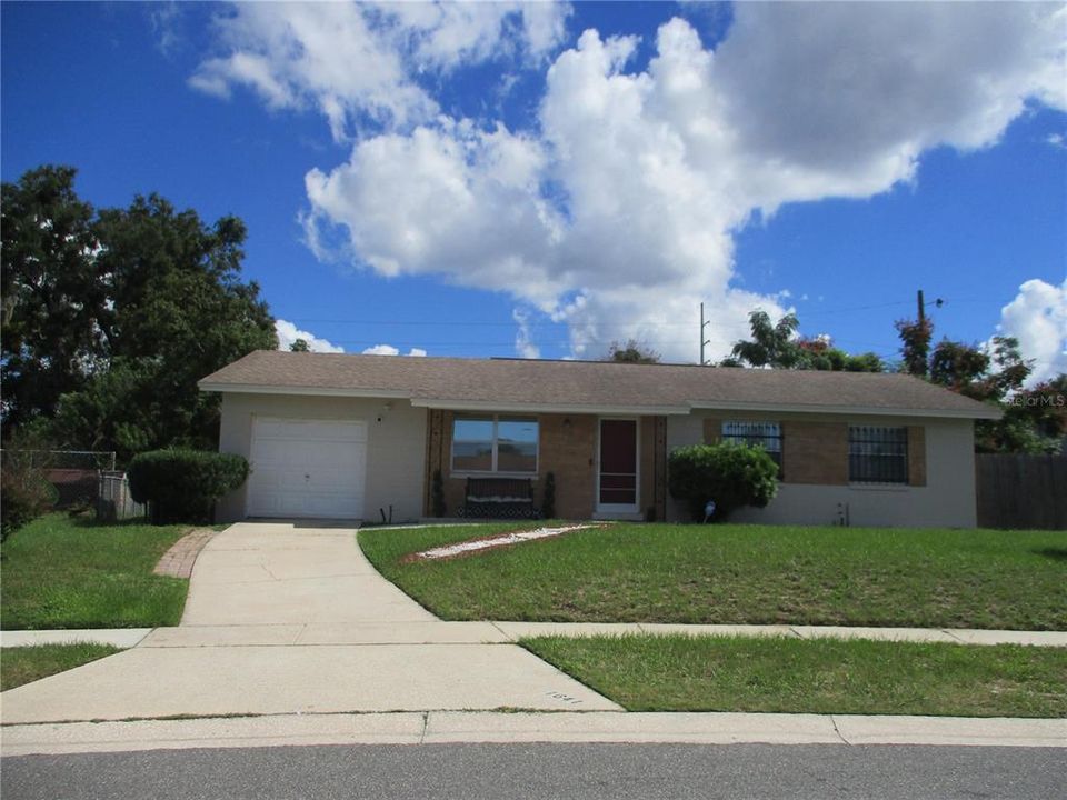 For Rent: $1,649 (3 beds, 1 baths, 1025 Square Feet)