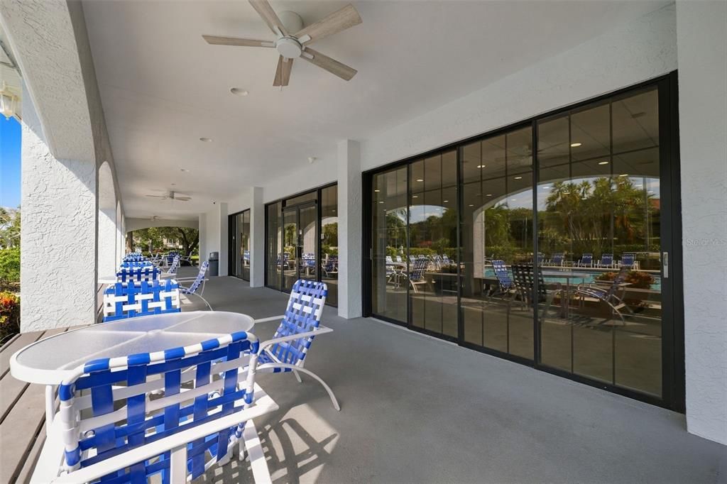 For Sale: $269,000 (2 beds, 2 baths, 1075 Square Feet)