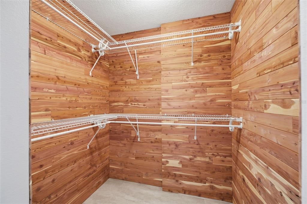 For Sale: $269,000 (2 beds, 2 baths, 1075 Square Feet)
