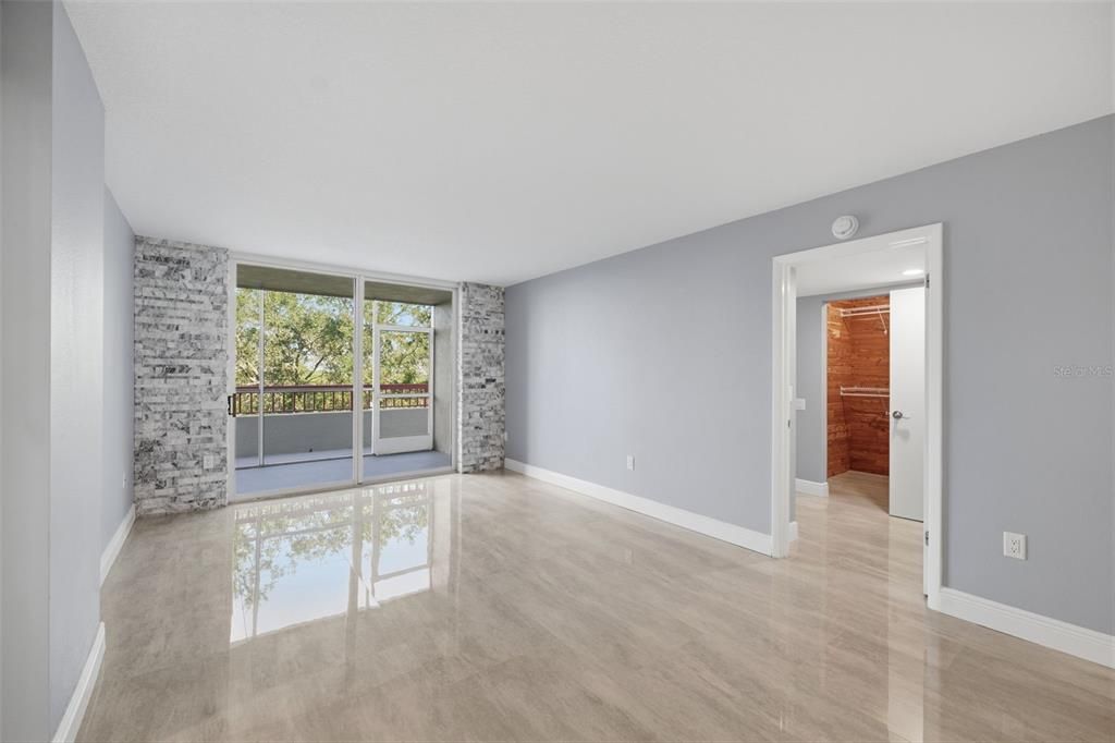 For Sale: $269,000 (2 beds, 2 baths, 1075 Square Feet)