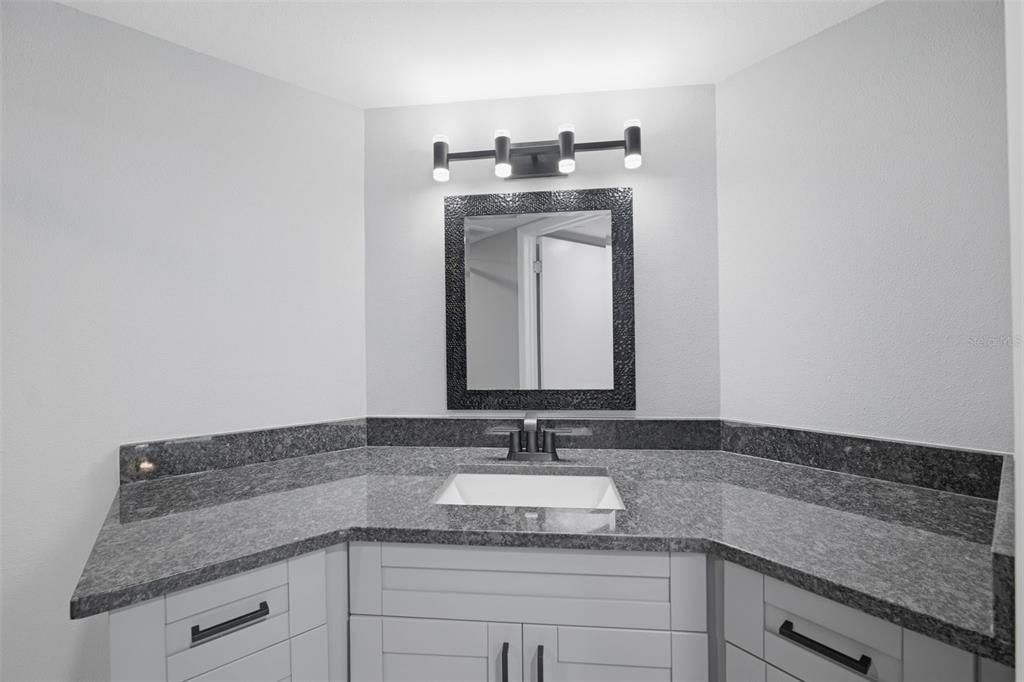 For Sale: $269,000 (2 beds, 2 baths, 1075 Square Feet)