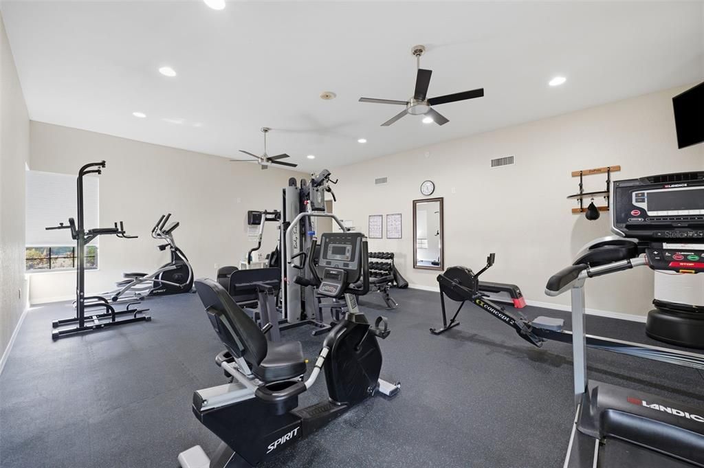 For Sale: $269,000 (2 beds, 2 baths, 1075 Square Feet)