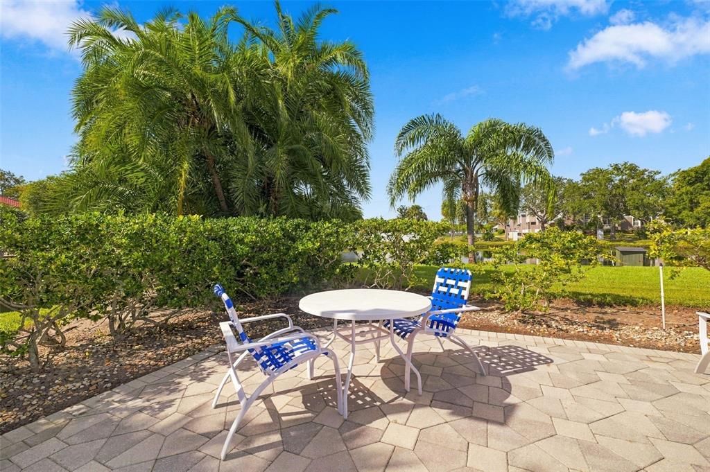For Sale: $269,000 (2 beds, 2 baths, 1075 Square Feet)