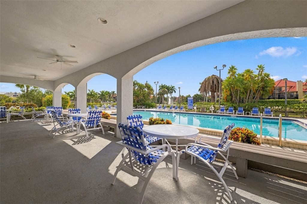 For Sale: $269,000 (2 beds, 2 baths, 1075 Square Feet)