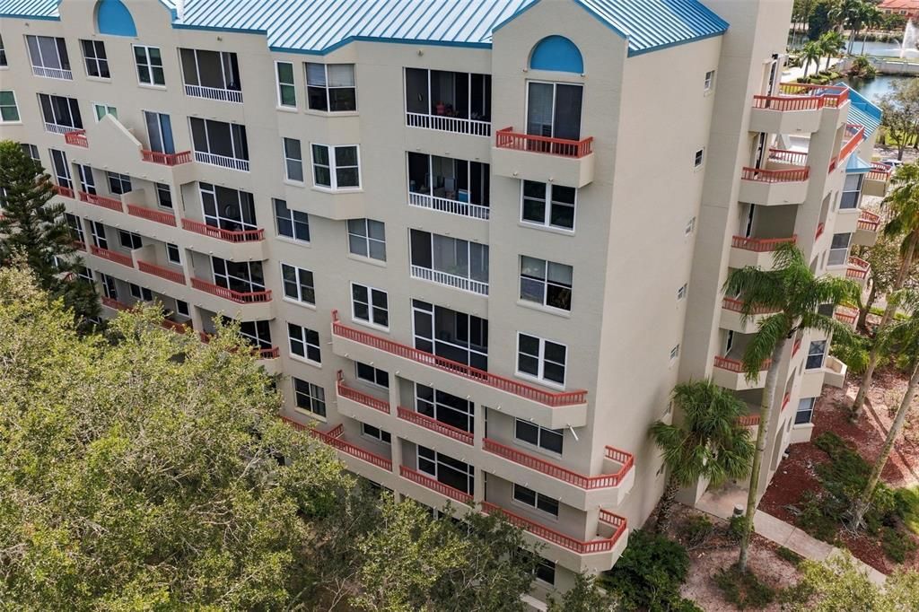 For Sale: $269,000 (2 beds, 2 baths, 1075 Square Feet)