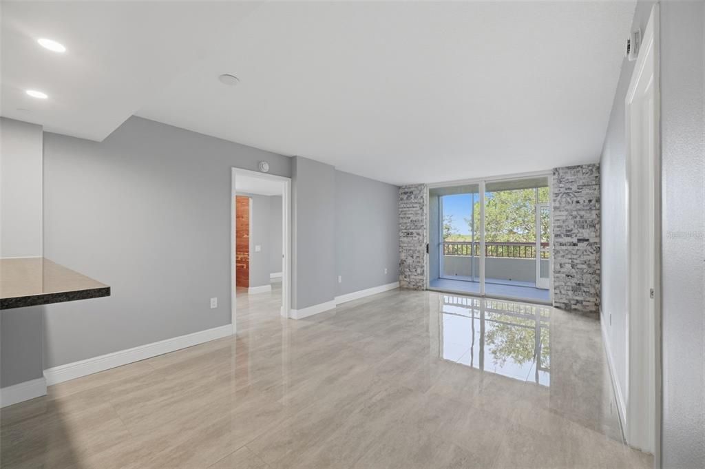 For Sale: $269,000 (2 beds, 2 baths, 1075 Square Feet)