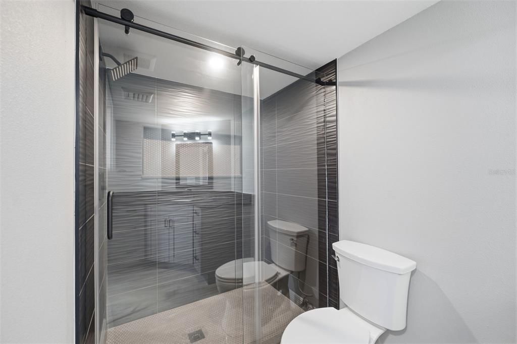 For Sale: $269,000 (2 beds, 2 baths, 1075 Square Feet)