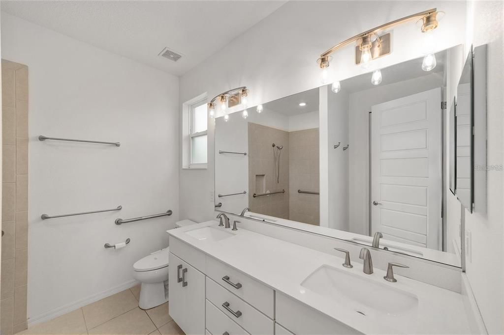 For Sale: $349,900 (2 beds, 2 baths, 1845 Square Feet)
