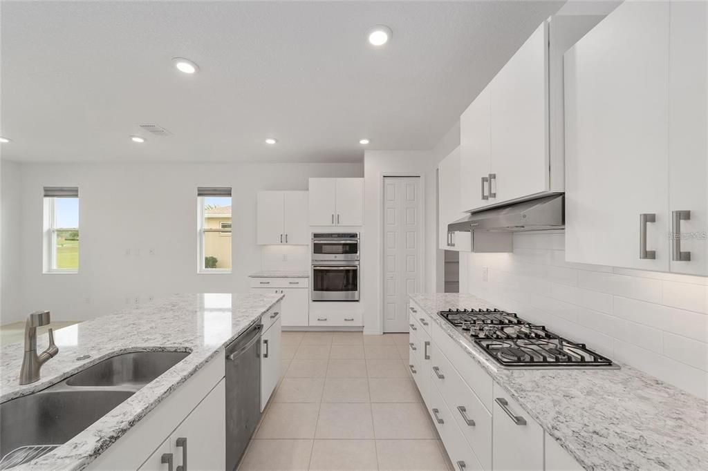 For Sale: $349,900 (2 beds, 2 baths, 1845 Square Feet)