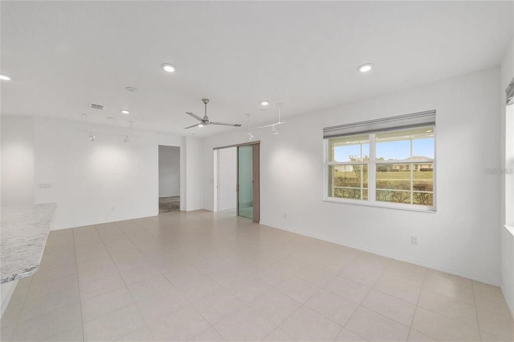For Sale: $349,900 (2 beds, 2 baths, 1845 Square Feet)