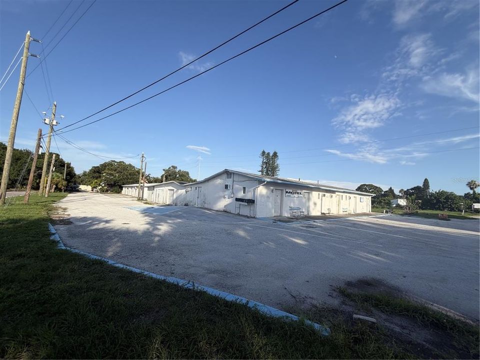 待售: $2,575,000 (0.46 acres)