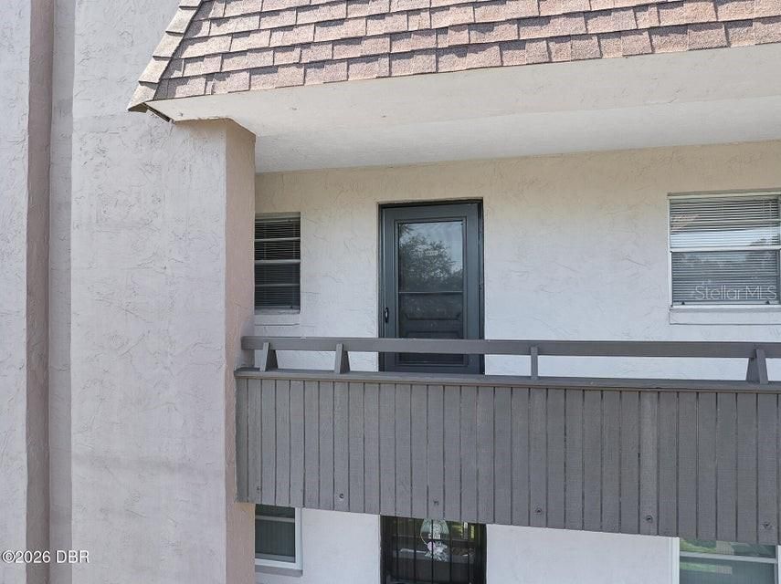 For Sale: $137,000 (2 beds, 2 baths, 932 Square Feet)