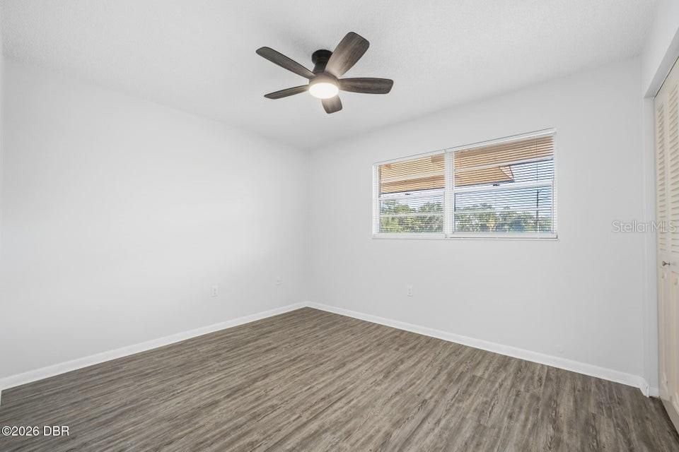 For Sale: $137,000 (2 beds, 2 baths, 932 Square Feet)
