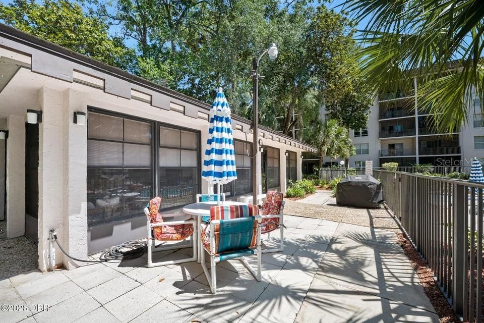For Sale: $137,000 (2 beds, 2 baths, 932 Square Feet)