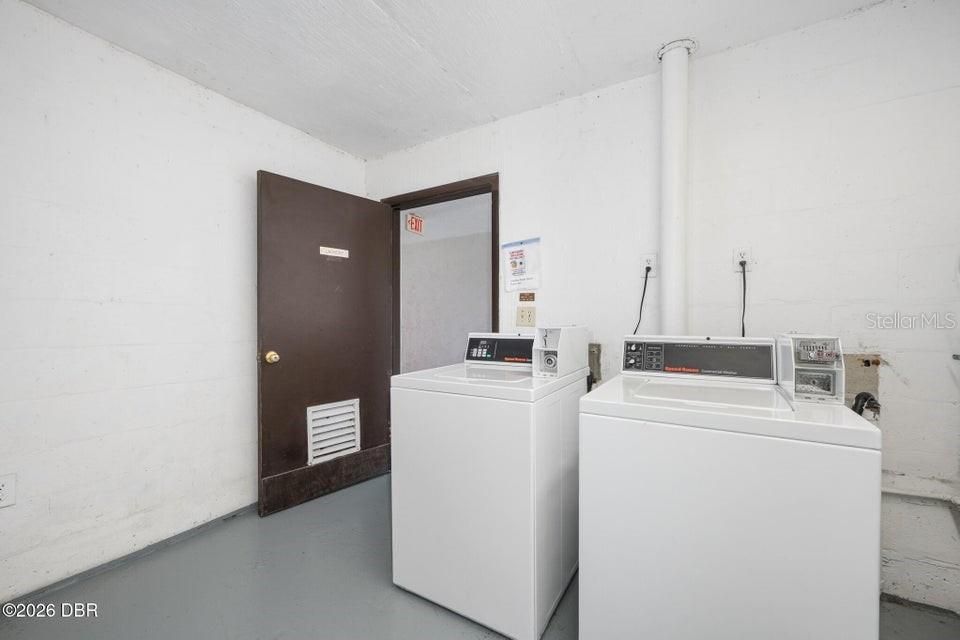 For Sale: $137,000 (2 beds, 2 baths, 932 Square Feet)