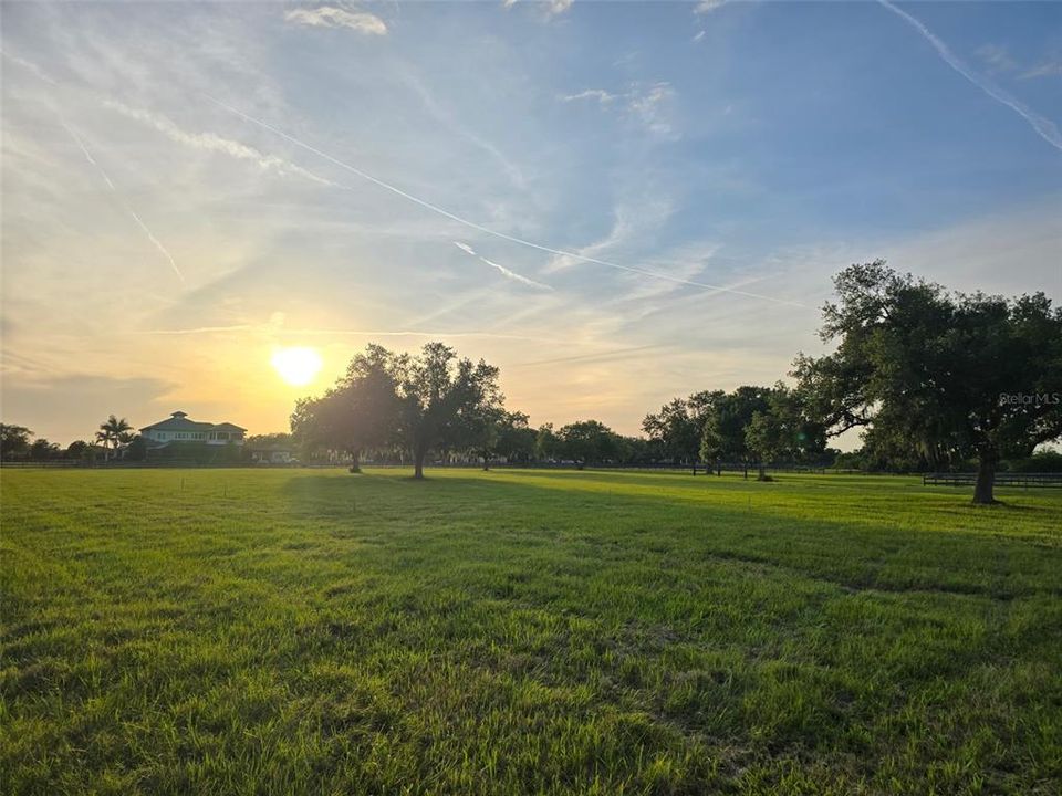 En Venta: $1,600,000 (5.22 acres)