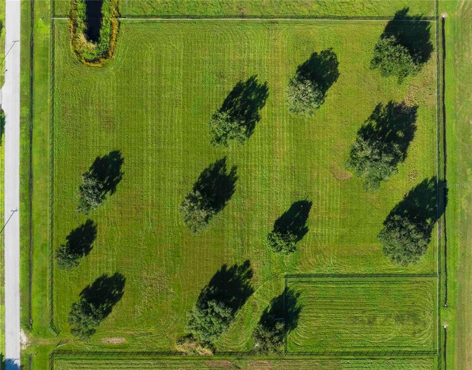 En Venta: $1,600,000 (5.22 acres)